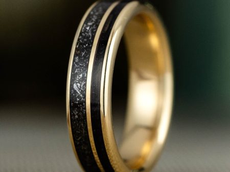 (In-Stock) The Dark Star | Men s 10k Yellow Gold Ring with Whiskey Barrel Wood & Black Meteorite - Size 8 | 6mm Wide Sale