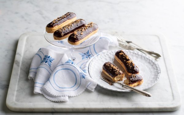 Éclairs Hot on Sale